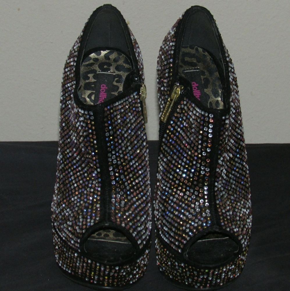 Dollhouse blinged out wedges Size 7